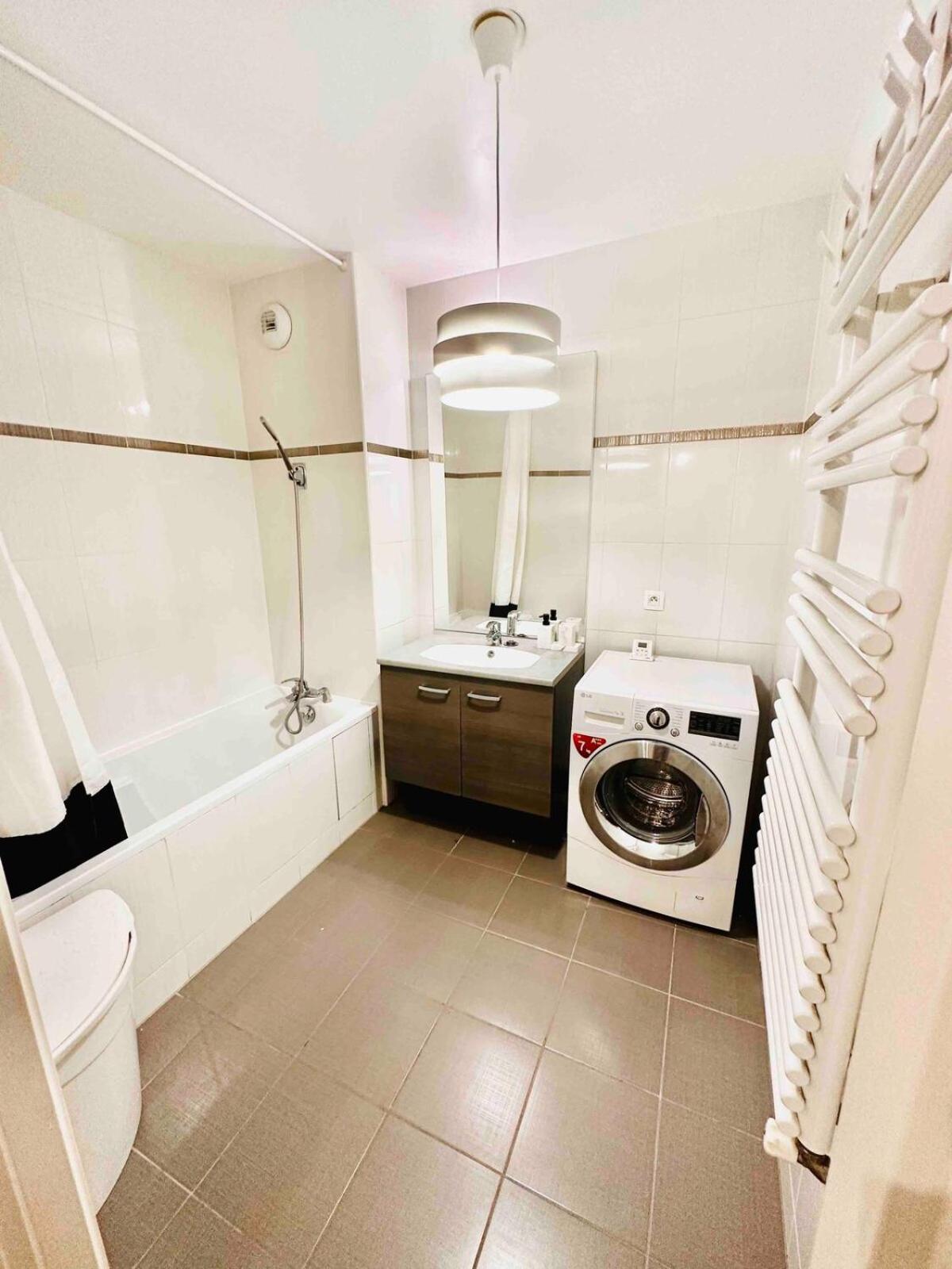 Btobed - Location Professionnelle - Appartement 4 Personnes Parking Gratuit - Proche Parc Des Expositions Et Aeroport Cdg Villepinte  Kültér fotó