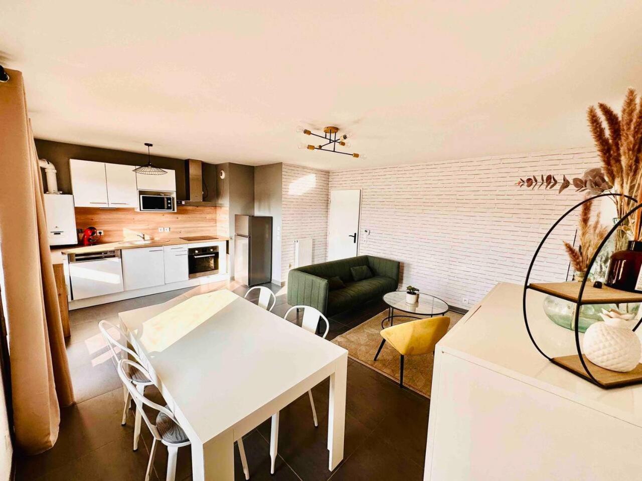 Btobed - Location Professionnelle - Appartement 4 Personnes Parking Gratuit - Proche Parc Des Expositions Et Aeroport Cdg Villepinte  Kültér fotó