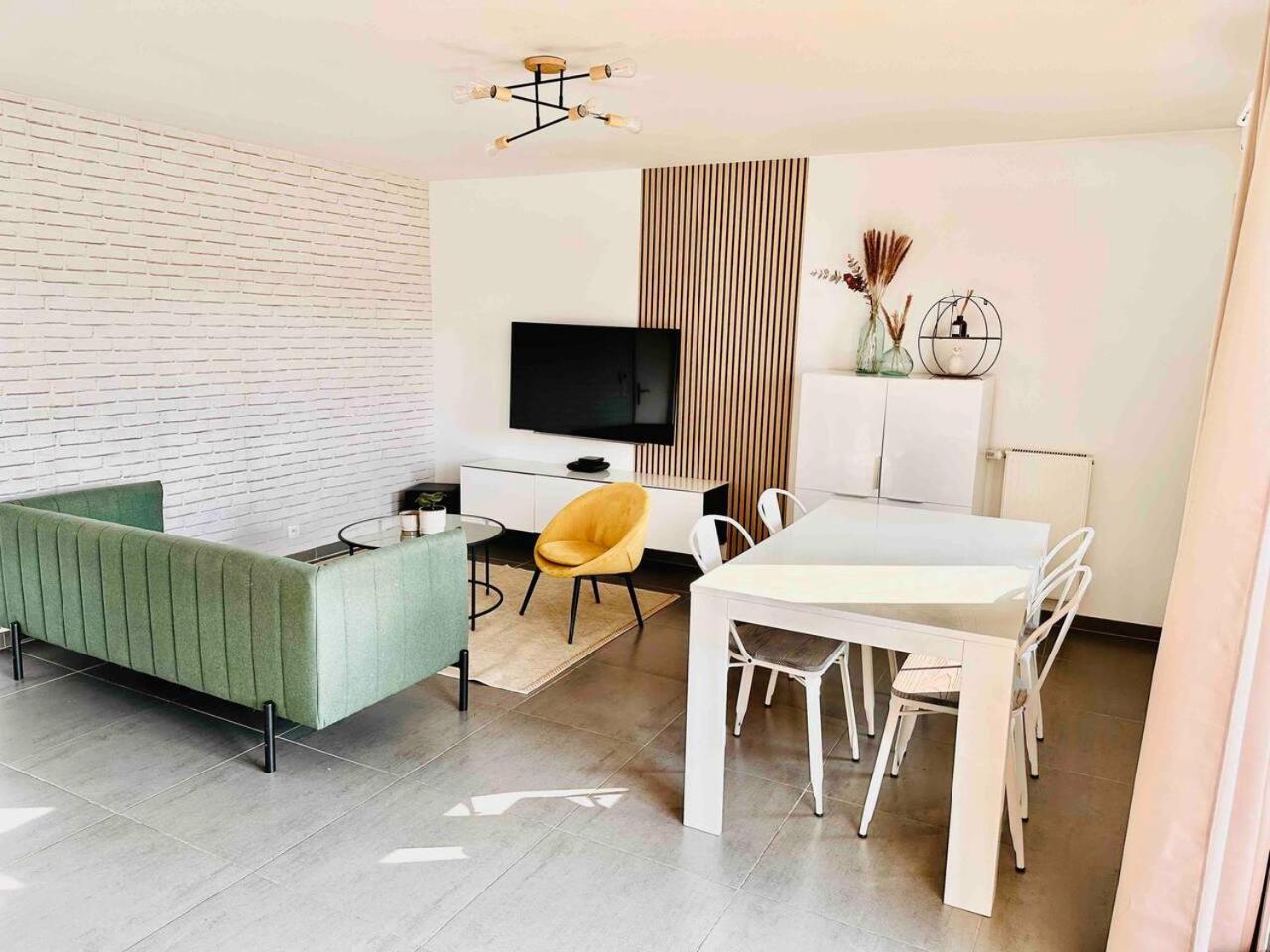 Btobed - Location Professionnelle - Appartement 4 Personnes Parking Gratuit - Proche Parc Des Expositions Et Aeroport Cdg Villepinte  Kültér fotó